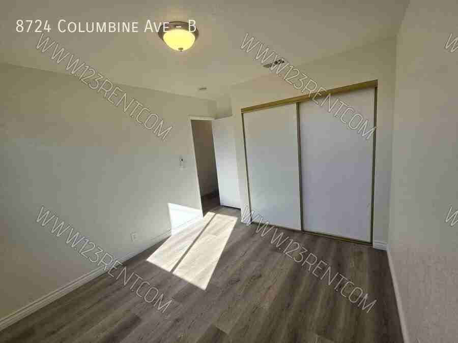 8724 Columbine Ave #B - Photo 6 of 19