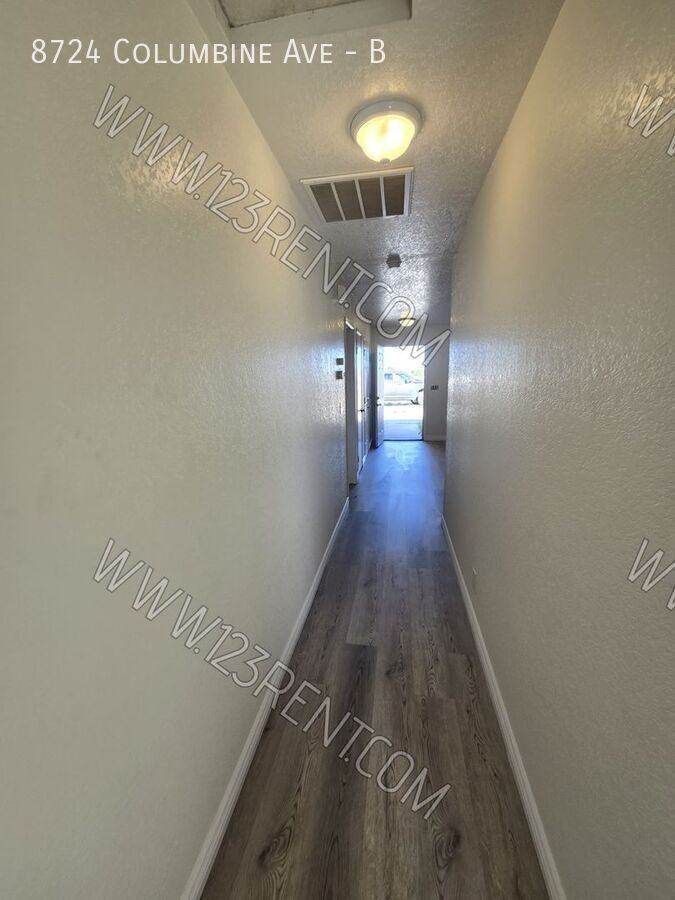 8724 Columbine Ave #B - Photo 7 of 19