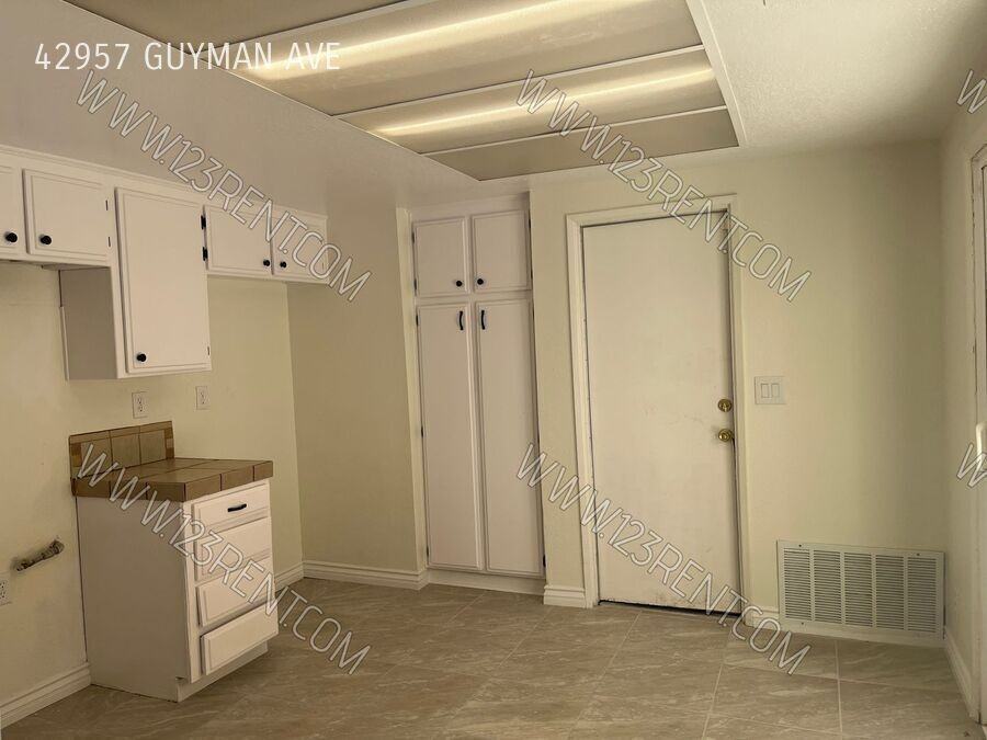 42957 Guyman Ave - Photo 6 of 19