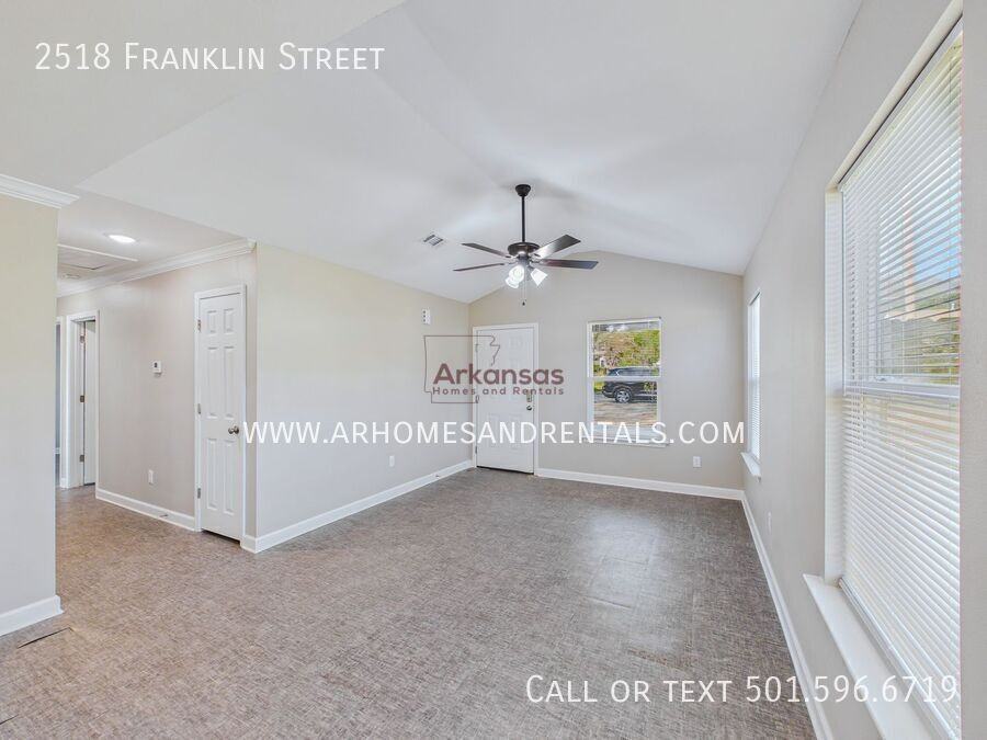 2518 Franklin St - Photo 2 of 12