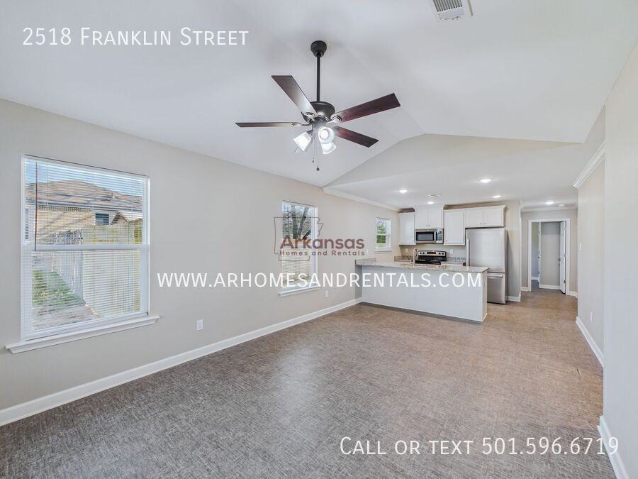 2518 Franklin St - Photo 3 of 12