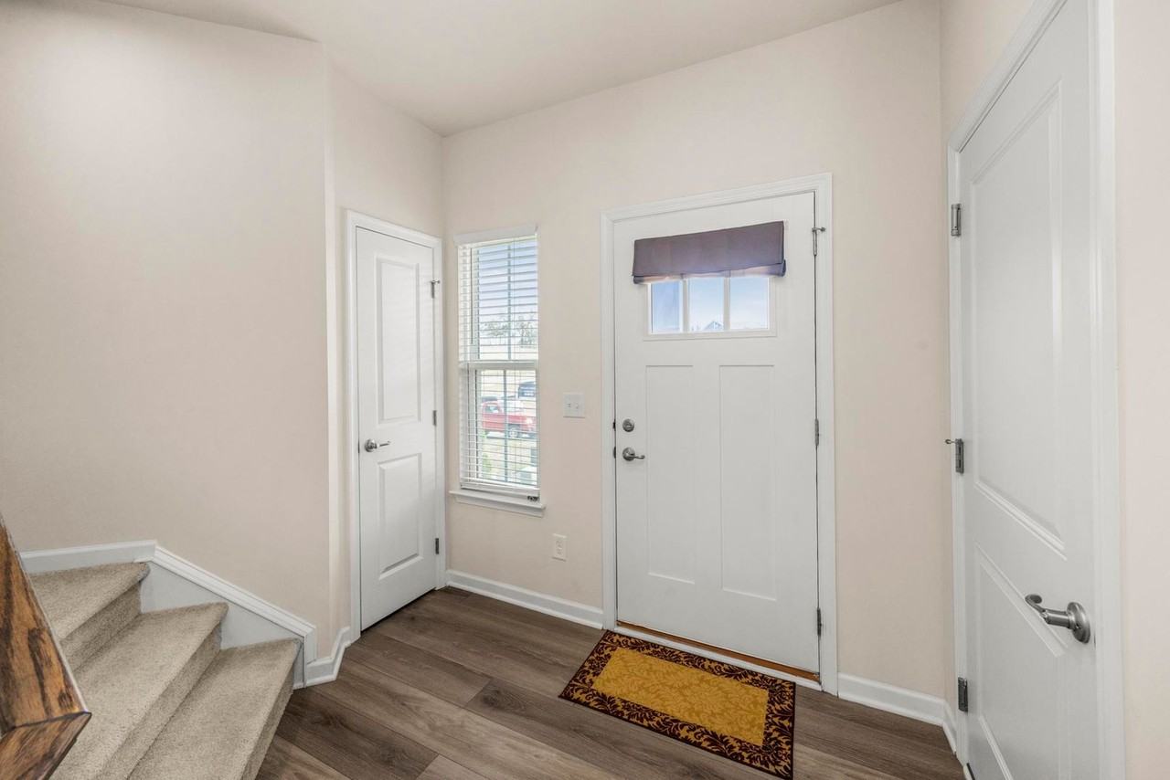 247 Pryor Dr - Photo 6 of 43