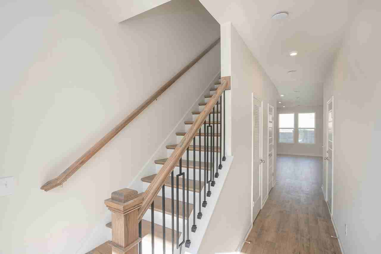 5342 Bellflower Hls - Photo 2 of 11