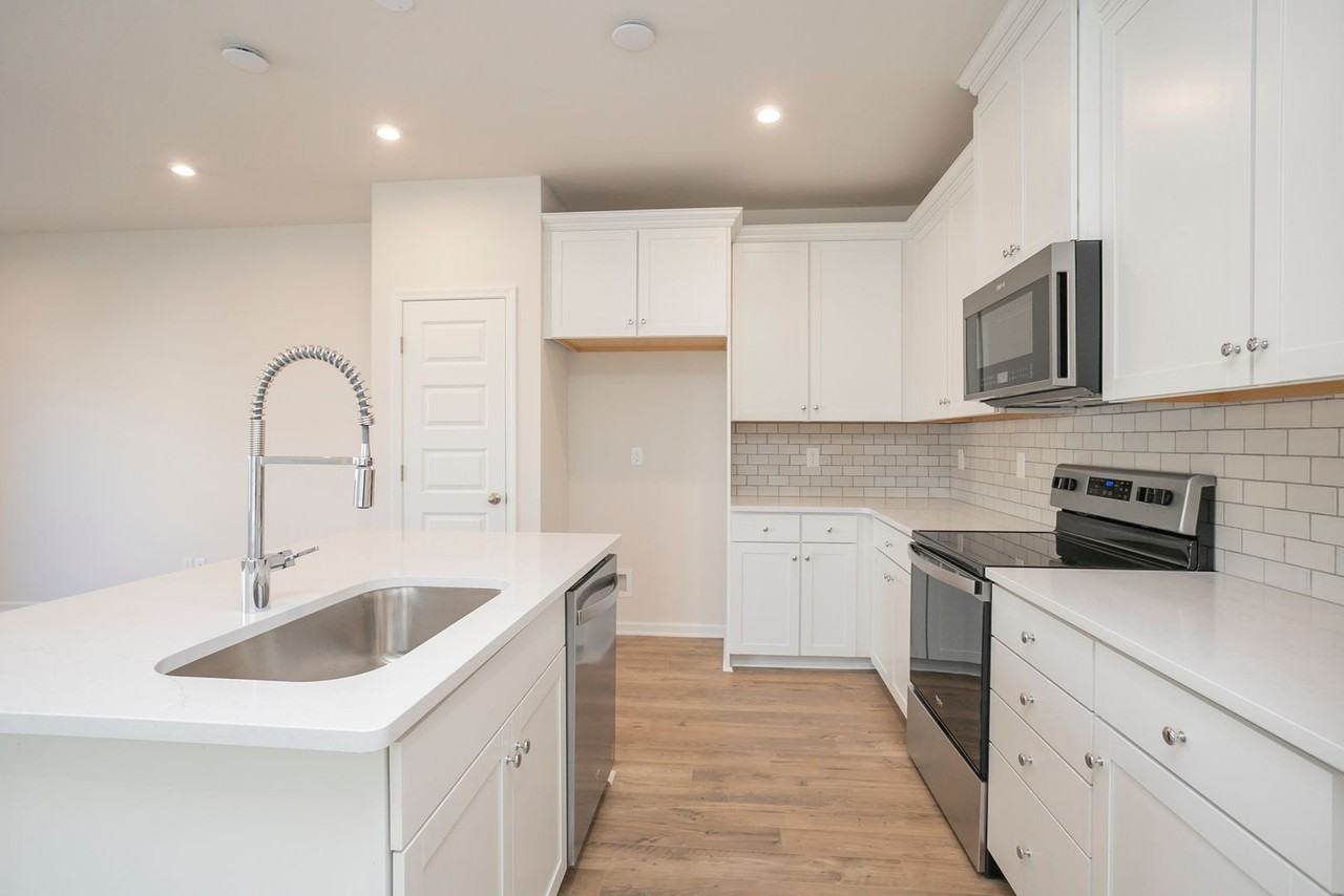 5342 Bellflower Hls - Photo 4 of 11