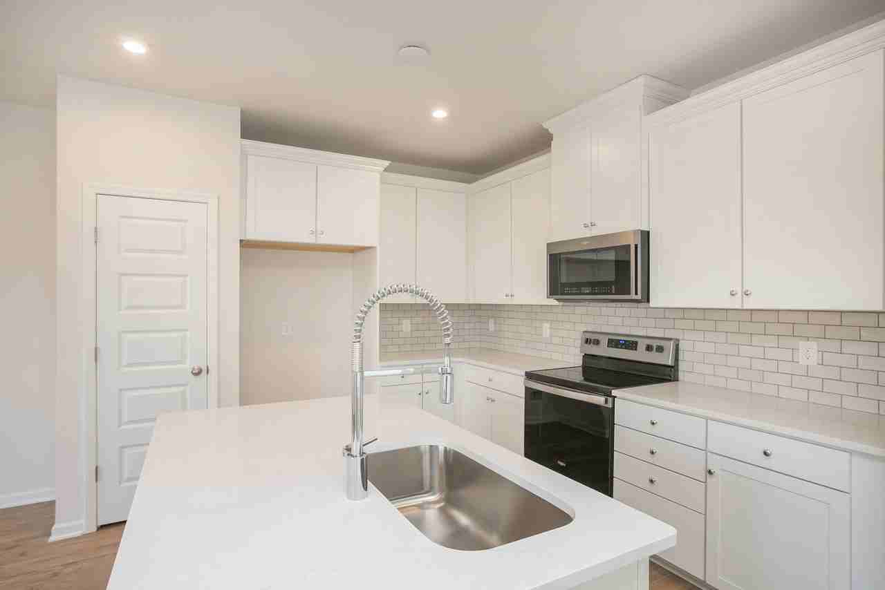 5342 Bellflower Hls - Photo 5 of 11