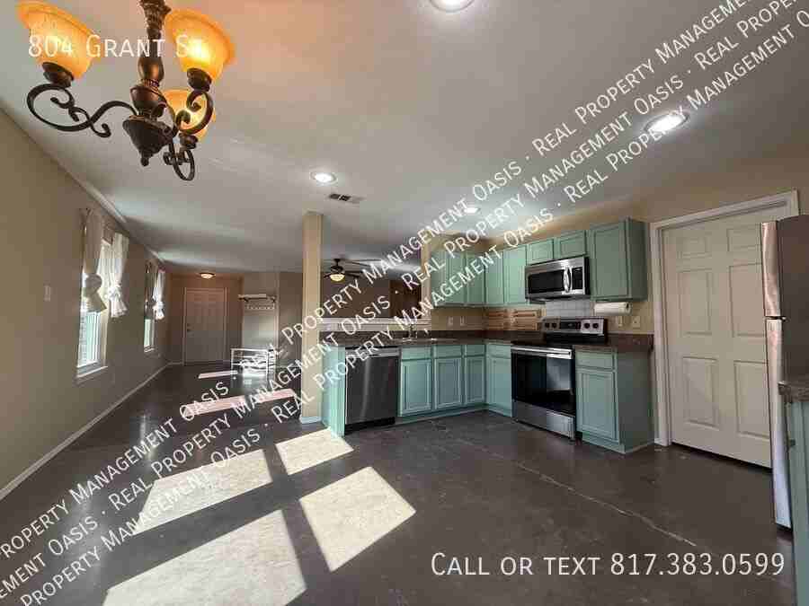 804 Grant St - Photo 5 of 15