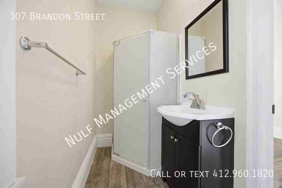 307 Brandon St - Photo 5 of 9