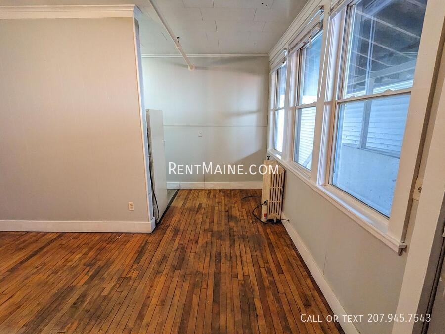 569 Hammond St #2 - Photo 3 of 19