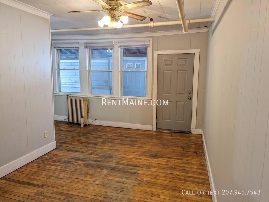 569 Hammond St #2 - Photo 4 of 19