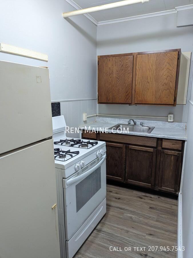 569 Hammond St #2 - Photo 6 of 19