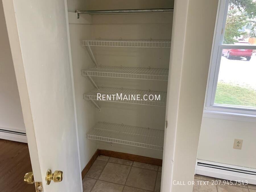 13 Hemlock St Apt C - Photo 5 of 16