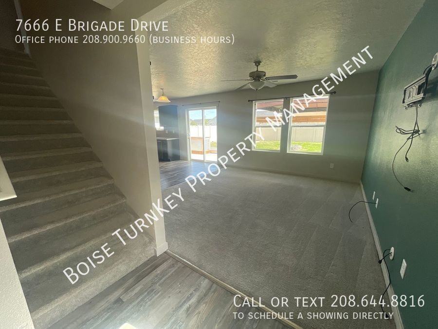 7666 E Brigade Dr - Photo 4 of 33