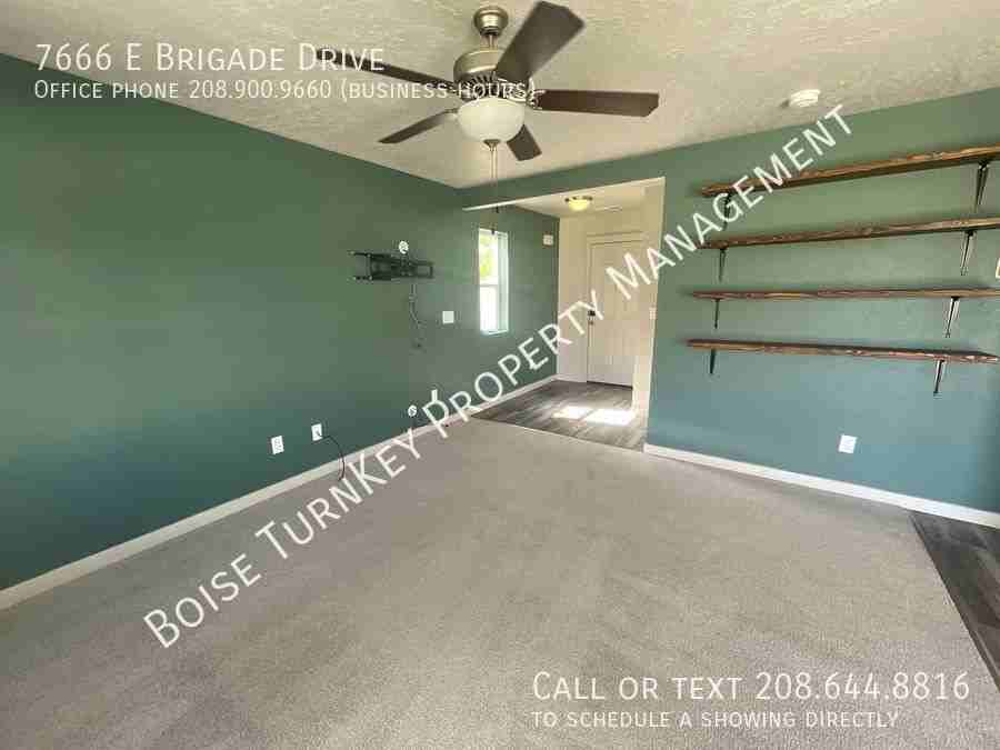 7666 E Brigade Dr - Photo 6 of 33