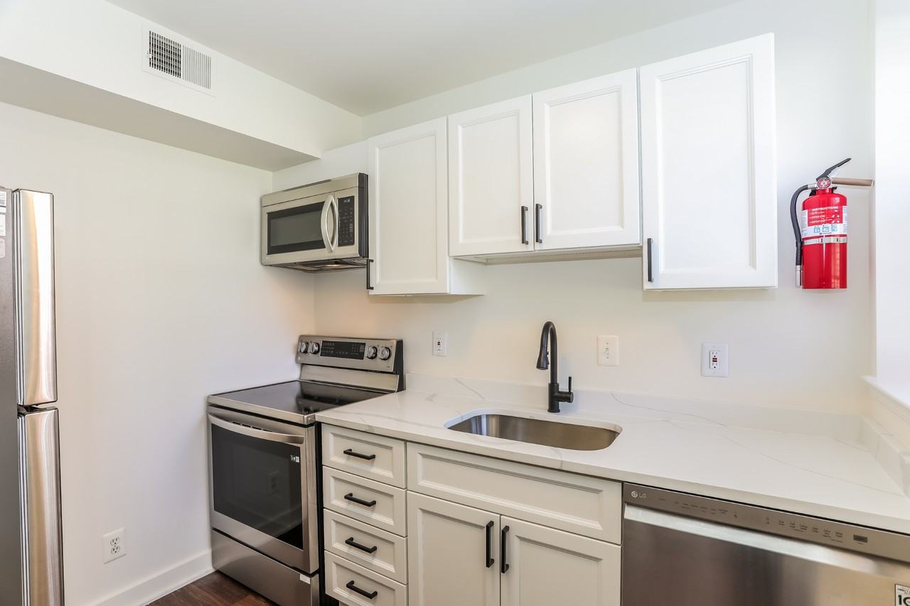 3847 Rodman St Nw #A37 - Photo 4 of 18