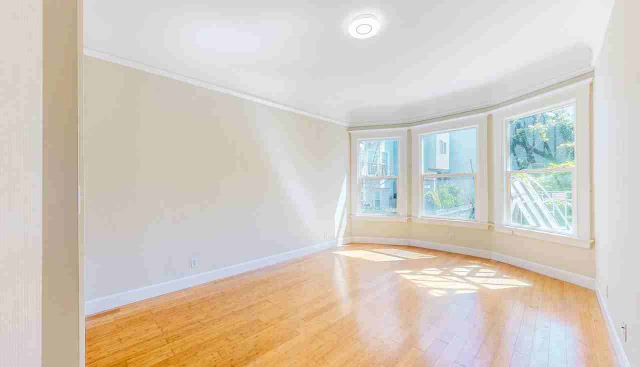 1627 Clay St - Photo 7 of 28