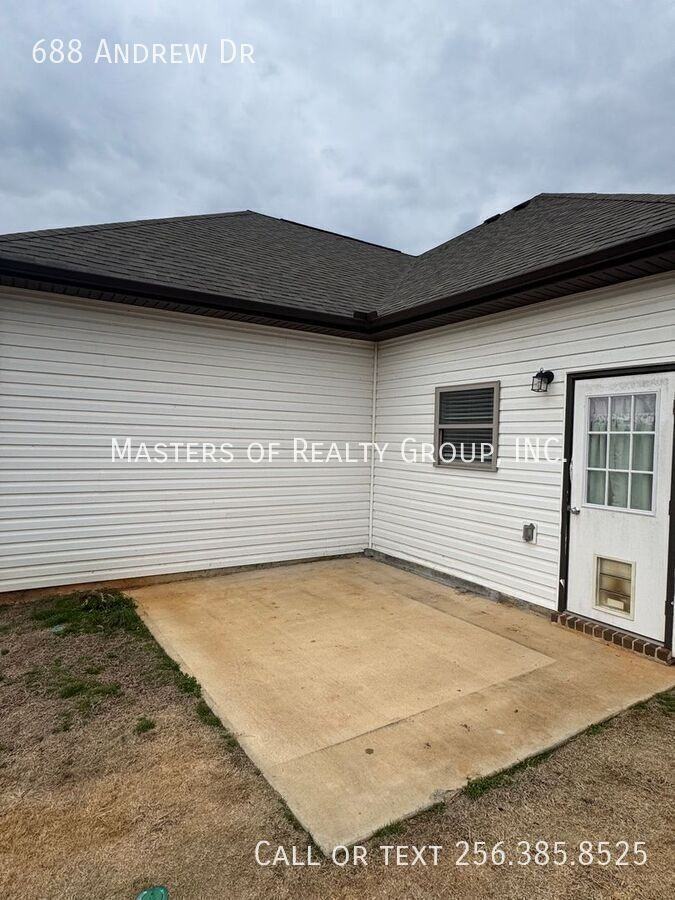 688 Andrew Dr - Photo 2 of 18