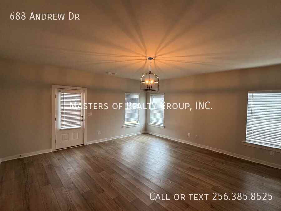 688 Andrew Dr - Photo 3 of 18