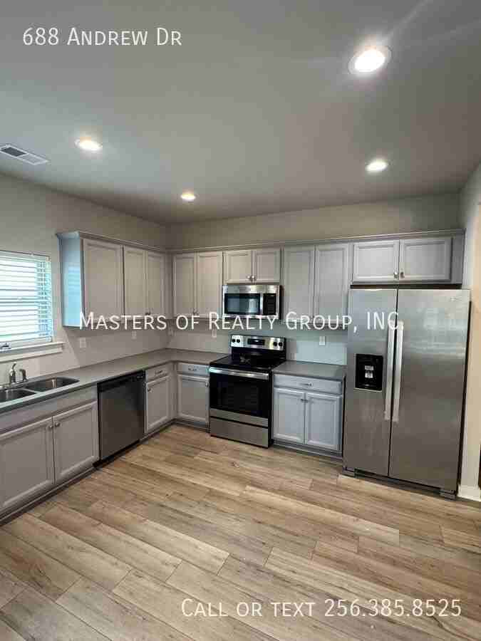 688 Andrew Dr - Photo 7 of 18