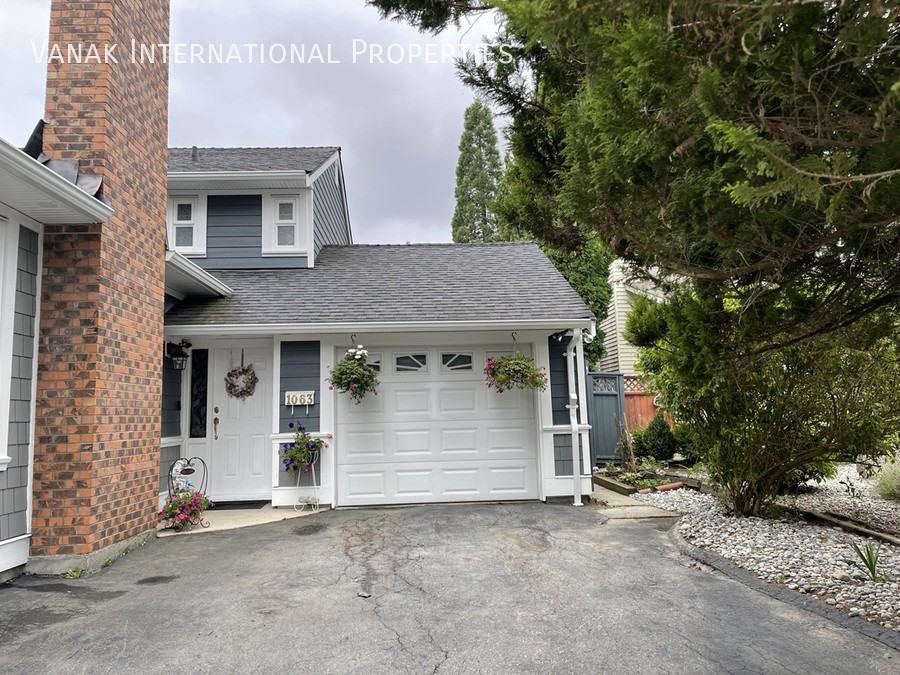 1063 Lombardy Dr - Photo 3 of 11