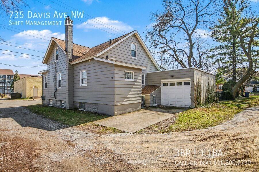 735 Davis Ave Nw - Photo 2 of 15