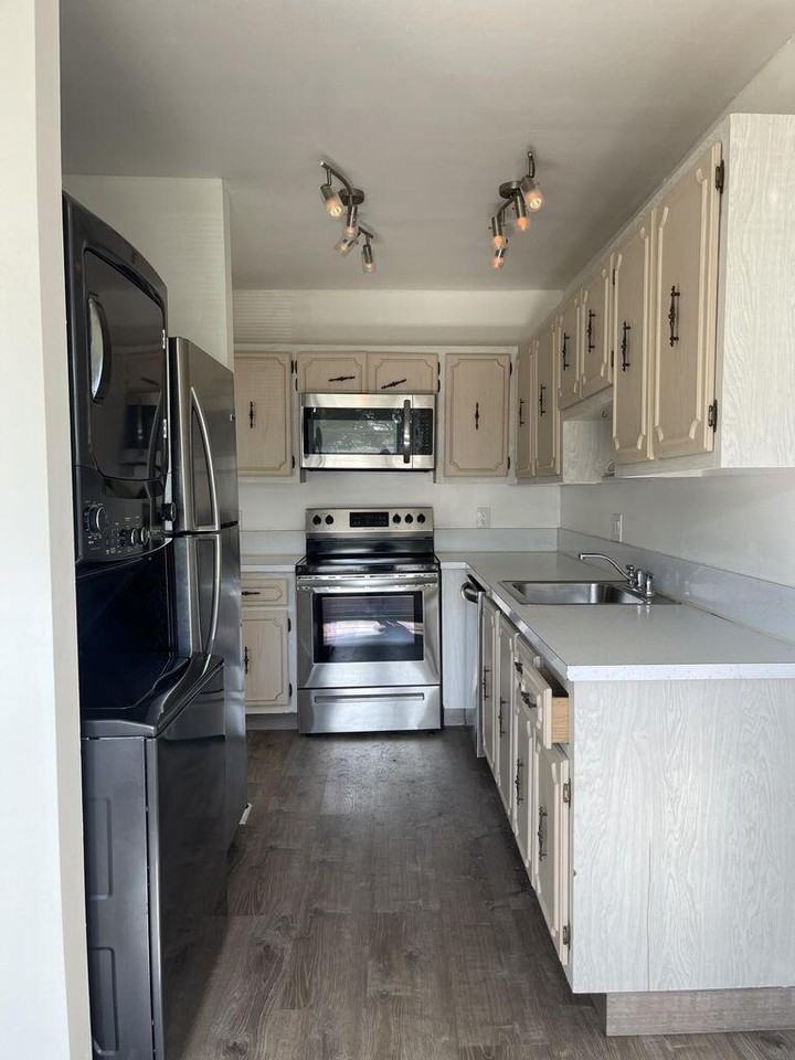 1141 Calamondin Ter #1141-203 - Photo 2 of 33