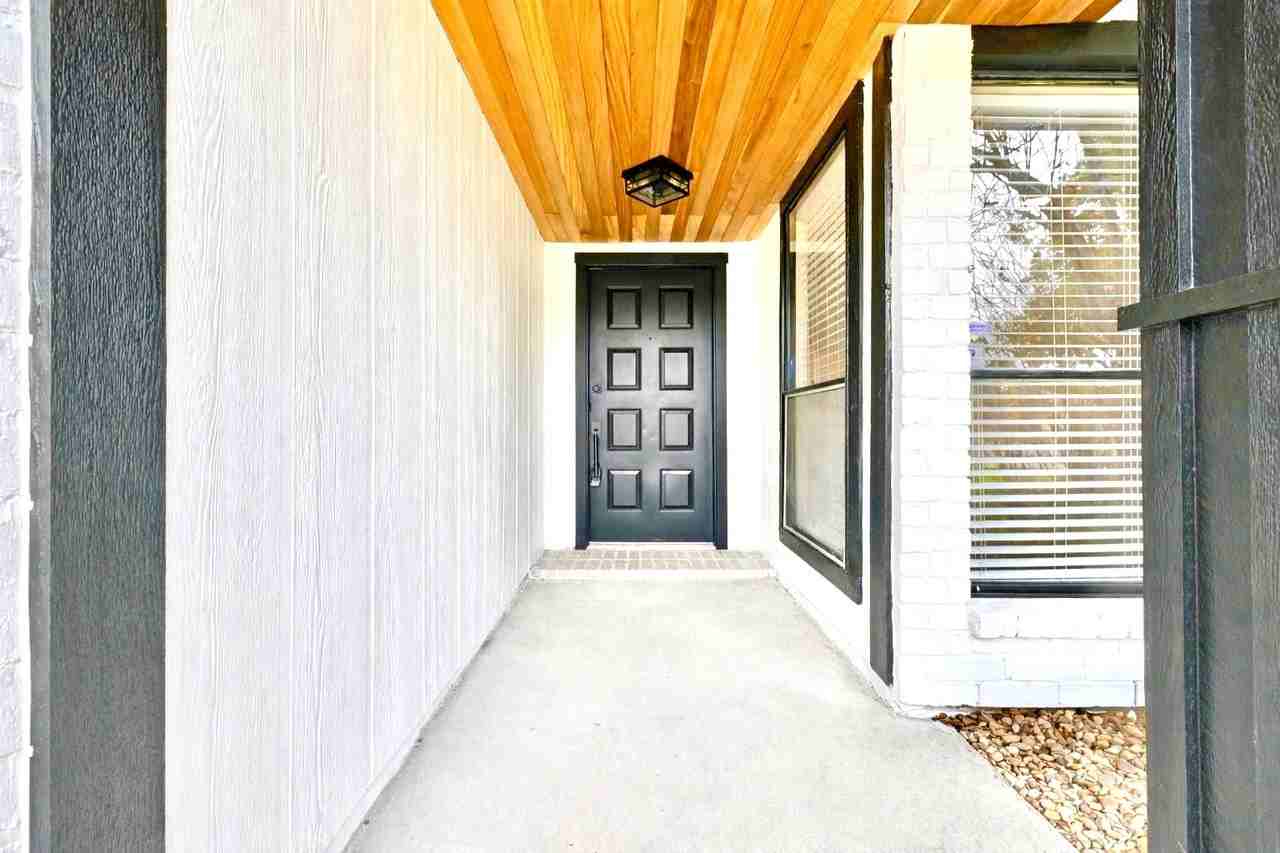 17307 Eden Ct #17307 - Photo 3 of 31