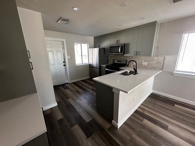 1410 W Braker Ln #1410B - Photo 3 of 8