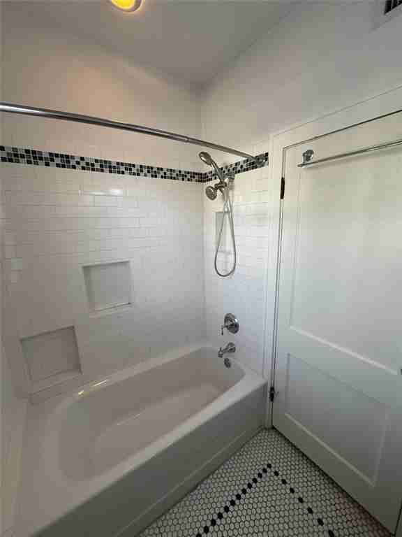 1217 Se 1st Ave #1217 - Photo 2 of 13