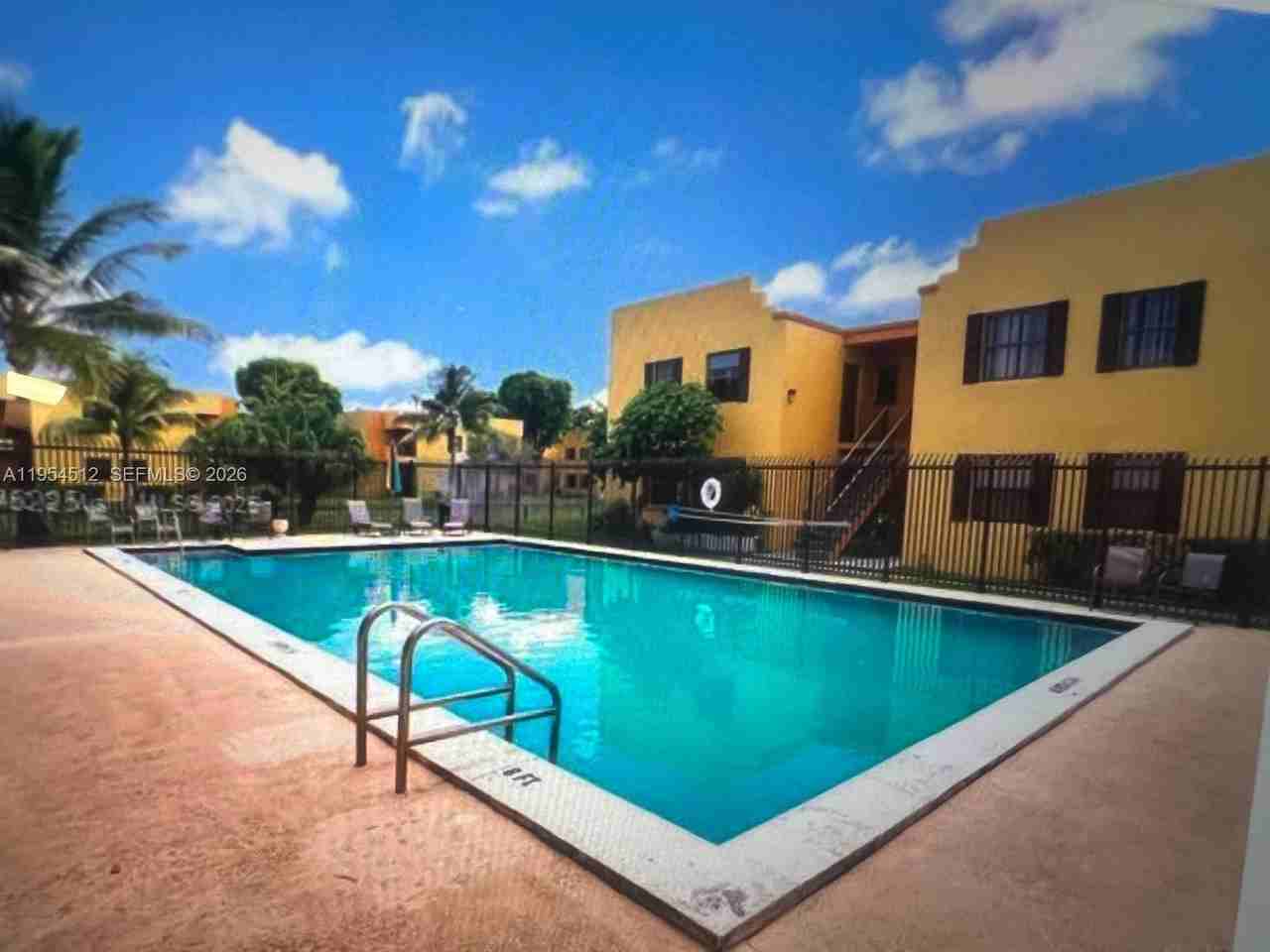 556 Nw 114th Ave #556-204 - Photo 5 of 12