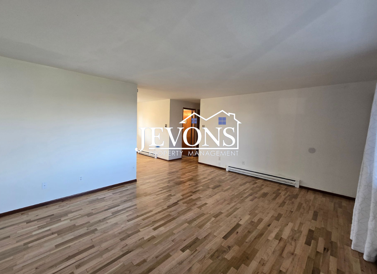 1418 Cornell Ave - Photo 7 of 18