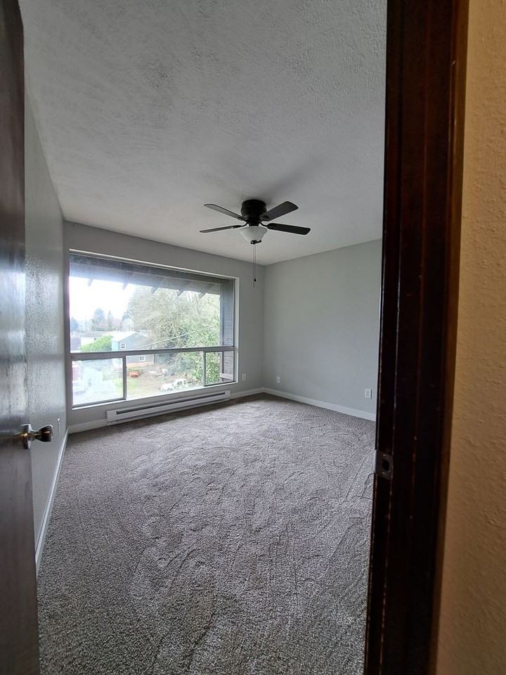 231 S Lafayette Ave - Photo 5 of 14