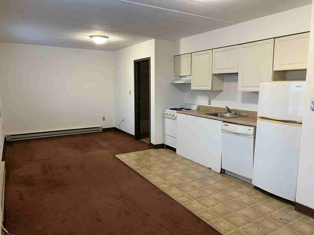 916 Greenbrier Road - Photo 3 of 4