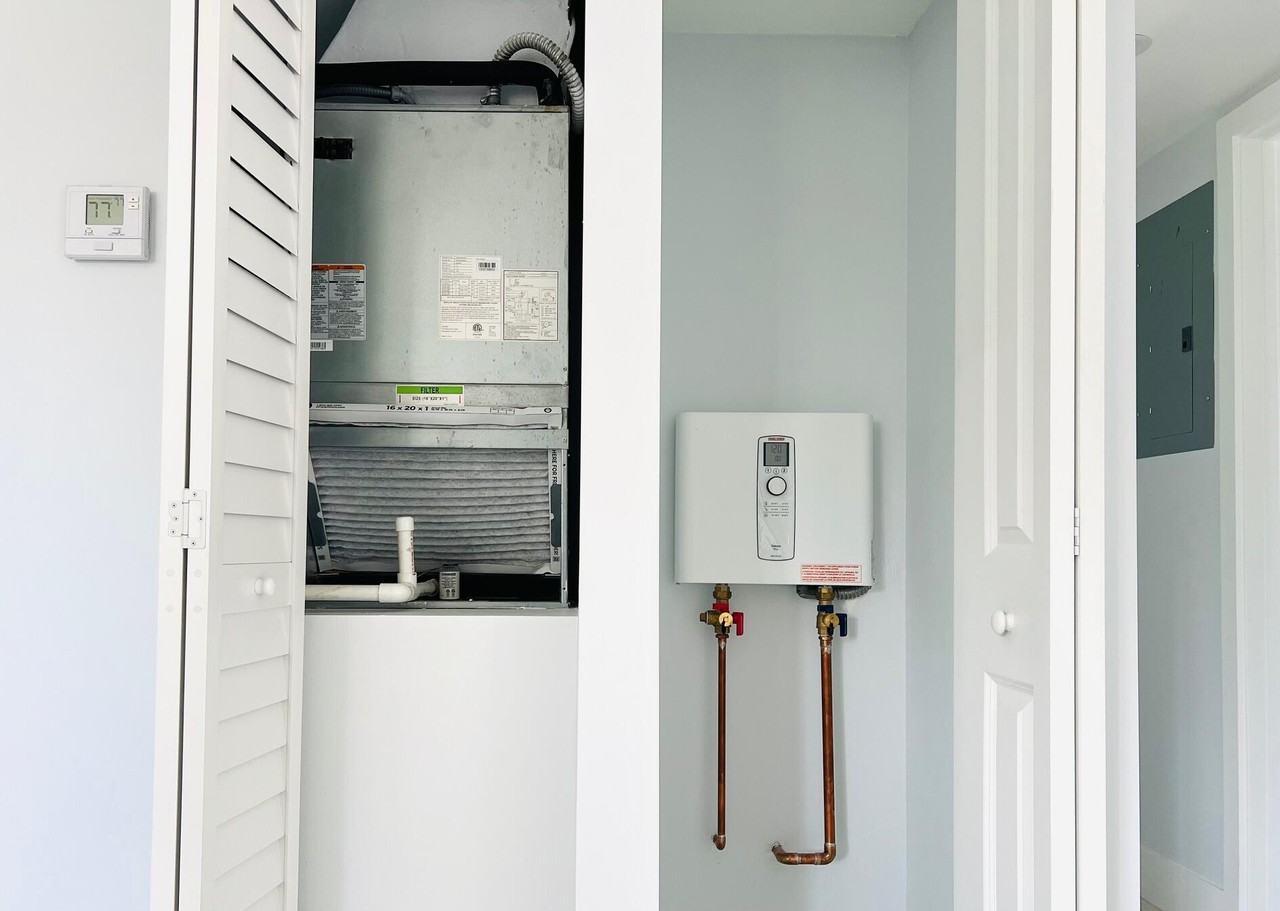 206 Se 1st Ave #206-5 - Photo 5 of 8