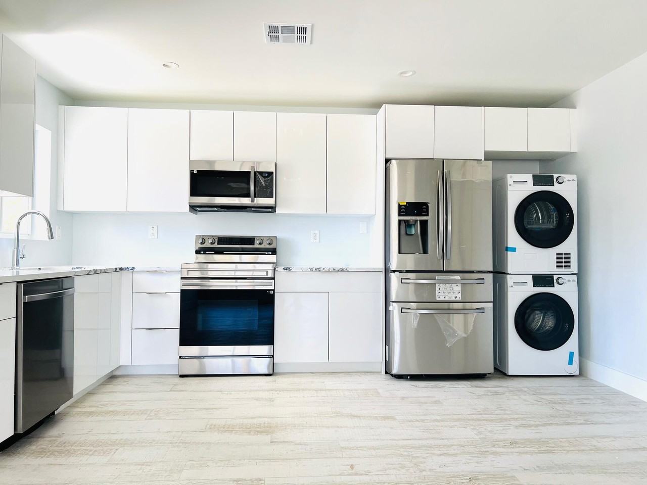 206 Se 1st Ave #206-5 - Photo 6 of 8