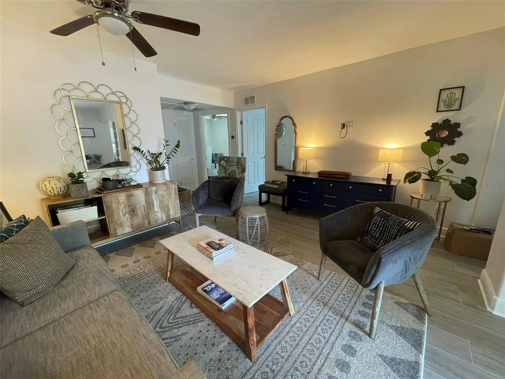 1704 S Lois Ave #1704 - Photo 2 of 15