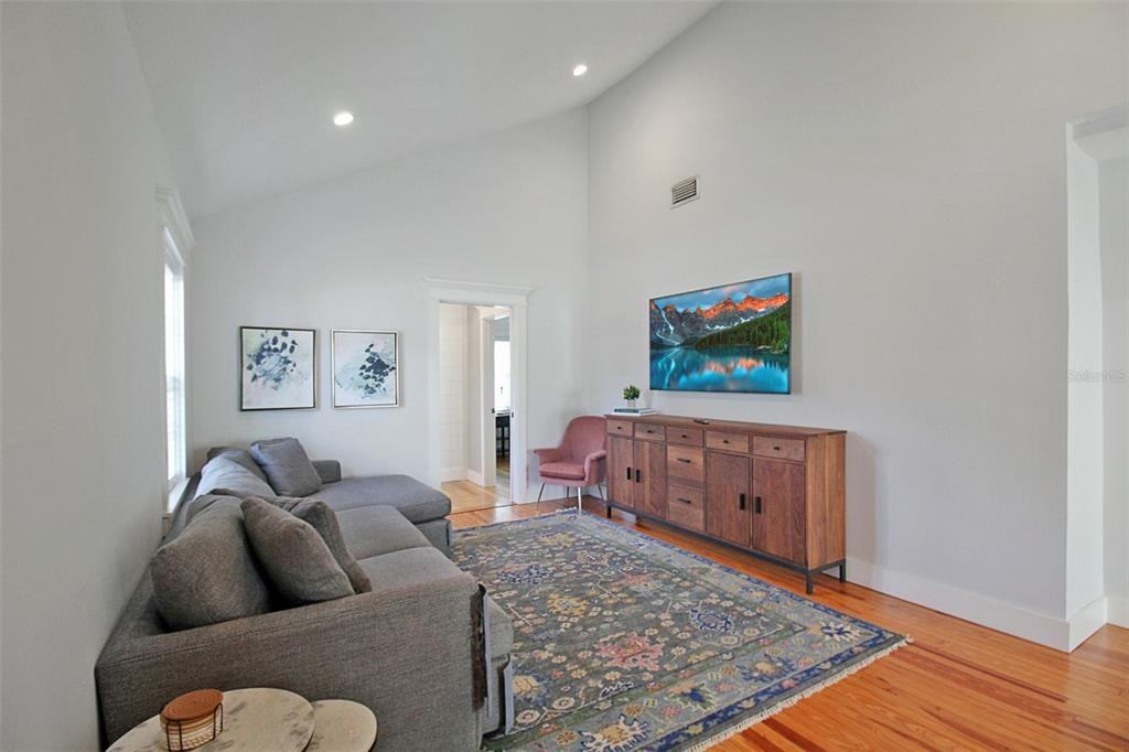 2321 18th Ave W #2321 - Photo 3 of 37