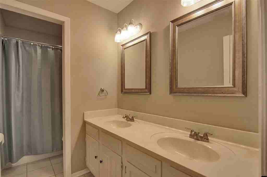 2933 Country Place Cir #2933 - Photo 2 of 34