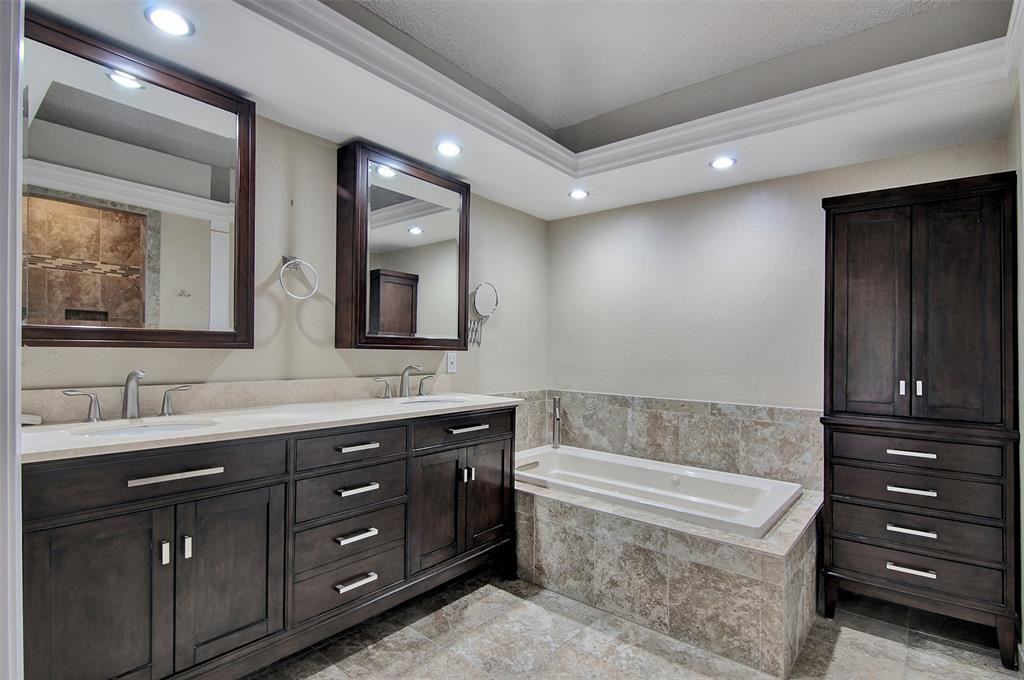 2933 Country Place Cir #2933 - Photo 5 of 34