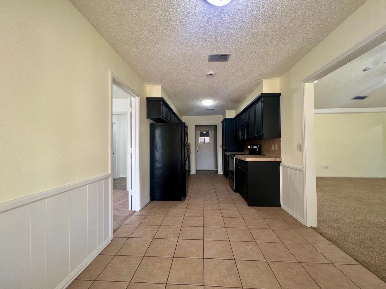 5717 89th St - Photo 5 of 23