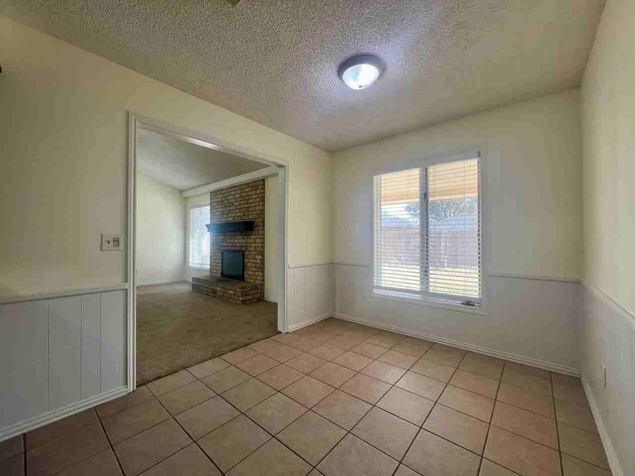 5717 89th St - Photo 7 of 23