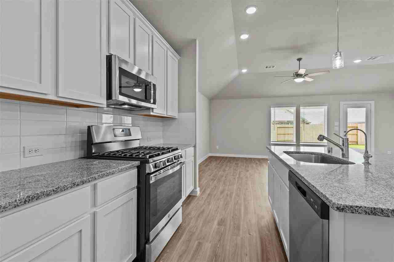 3003 Middleton Dr #3003 - Photo 5 of 18