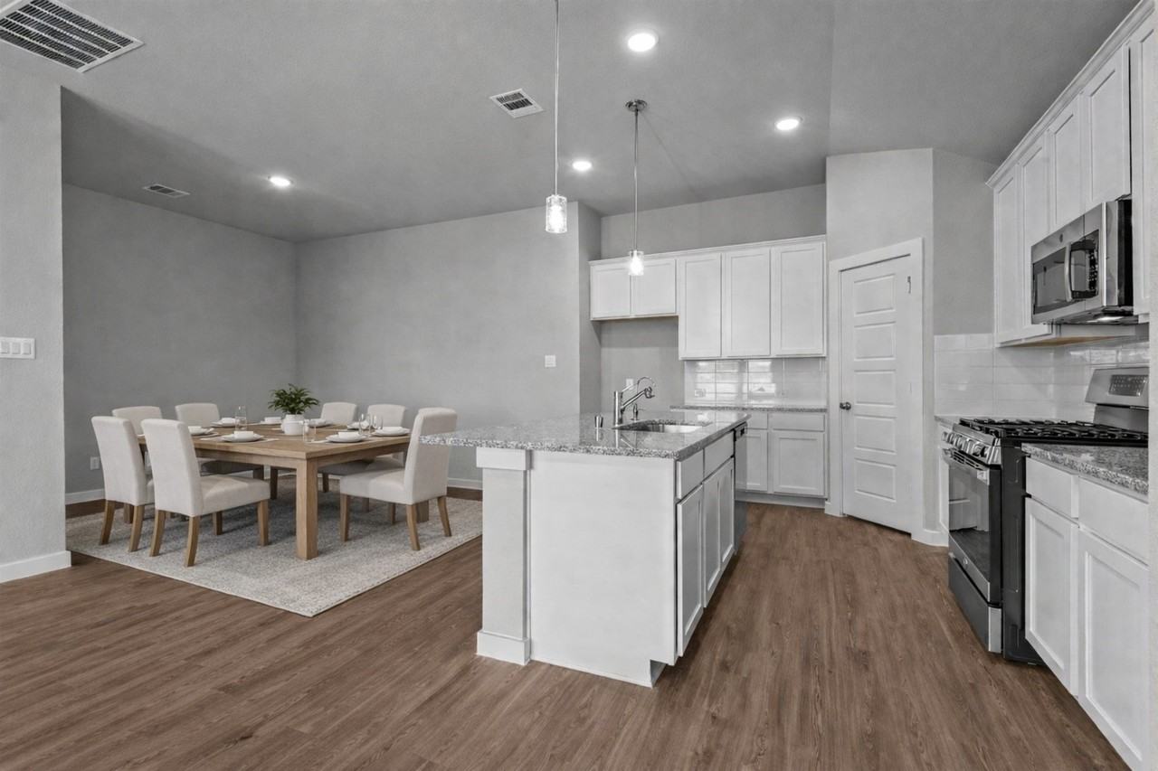 3003 Middleton Dr #3003 - Photo 6 of 18