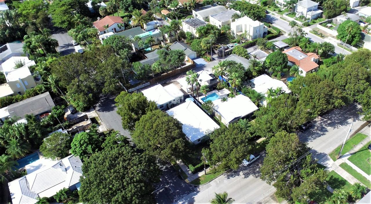 403 32nd St #403 - Photo 4 of 18