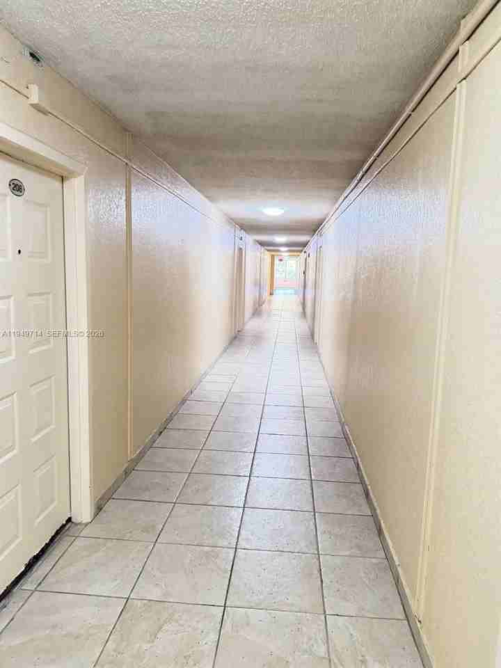 7010 Nw 186th St #7010-5201 - Photo 2 of 29