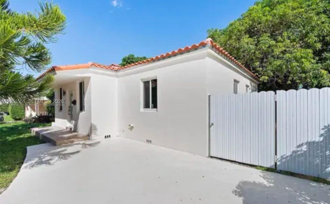 15 Oviedo Ave #15 - Photo 2 of 10