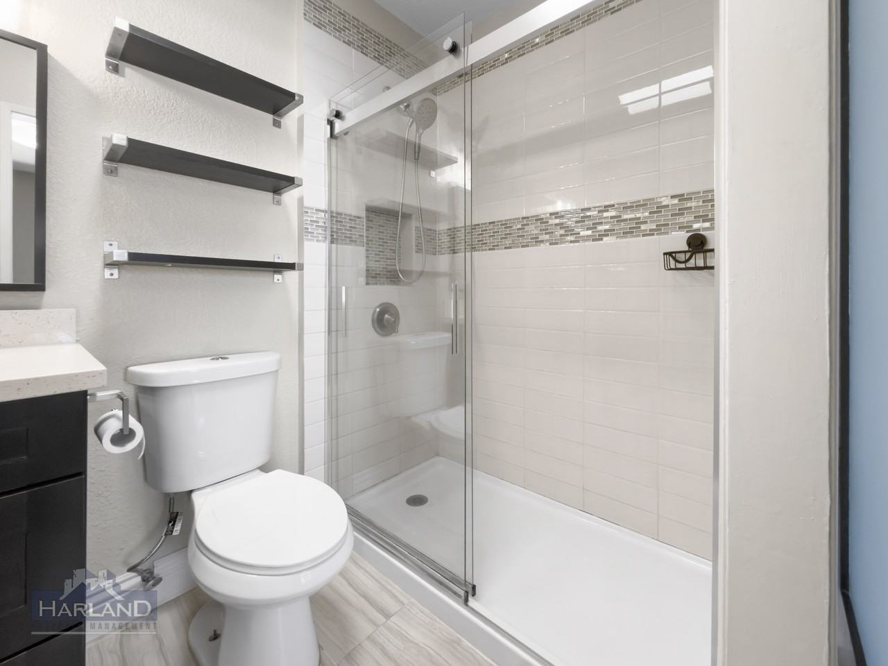 4033 Louisiana St - Photo 3 of 9