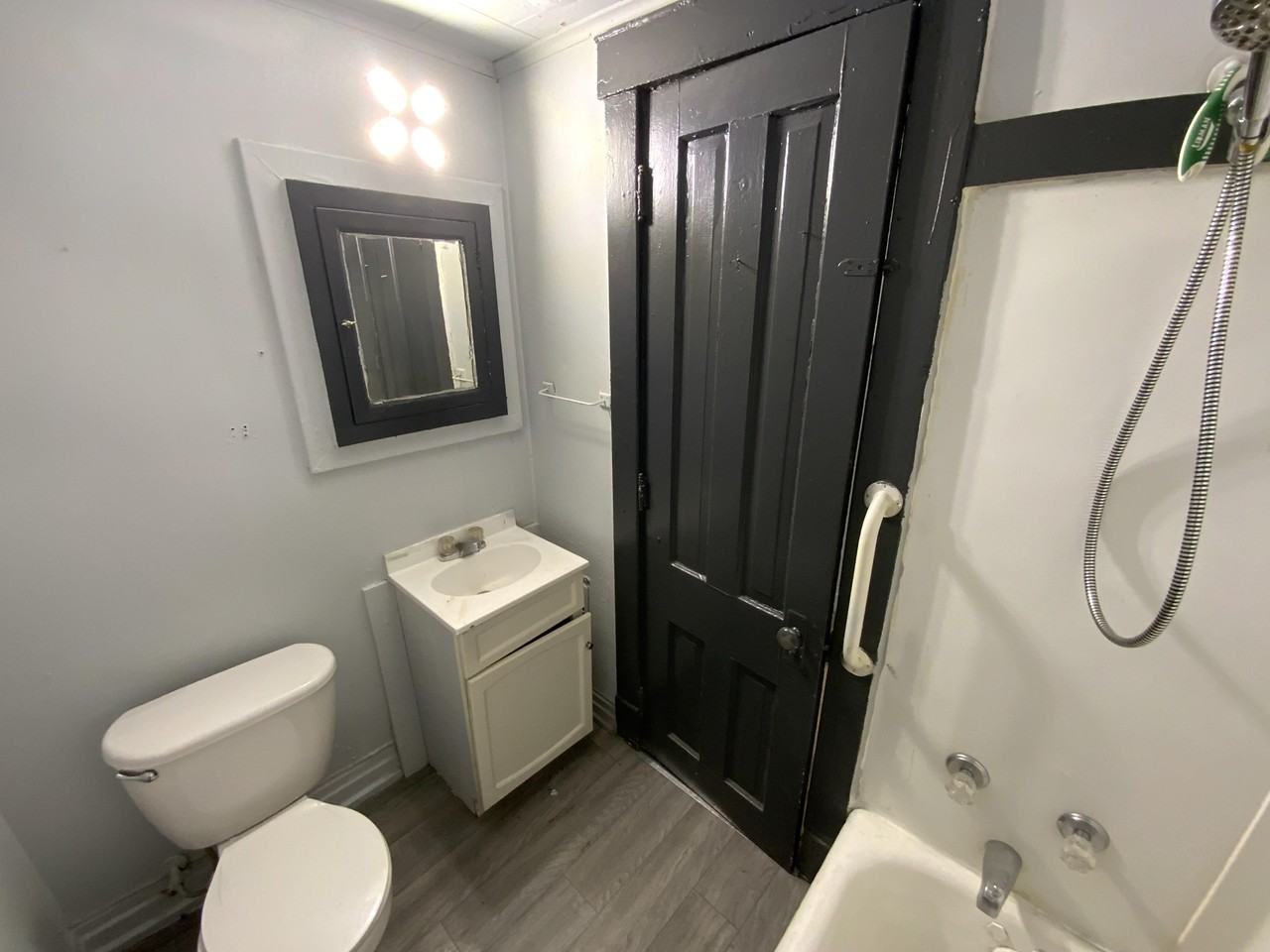 N Collett St - Photo 4 of 15