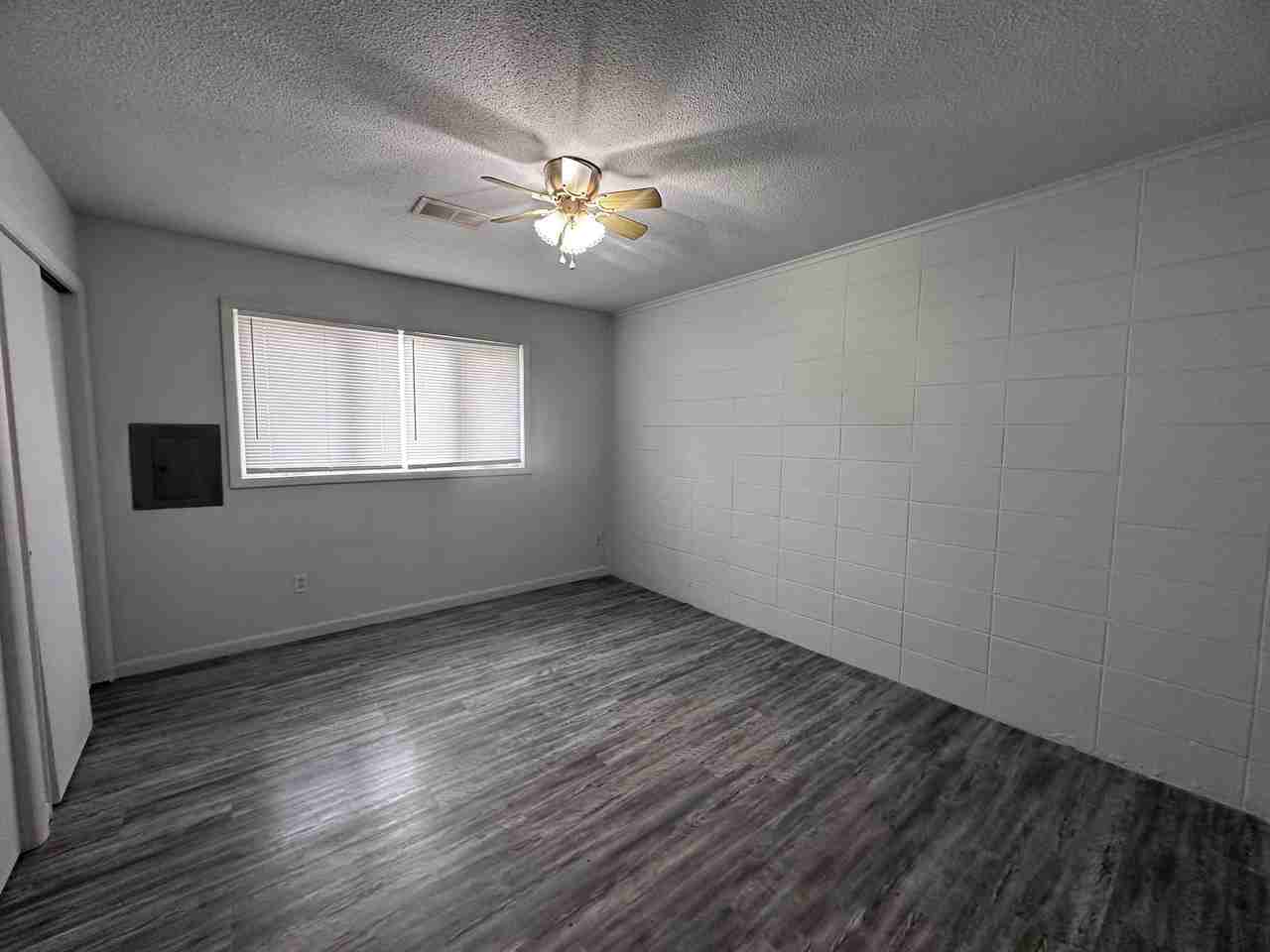 1005 Oak St Apt 9 - Photo 4 of 9