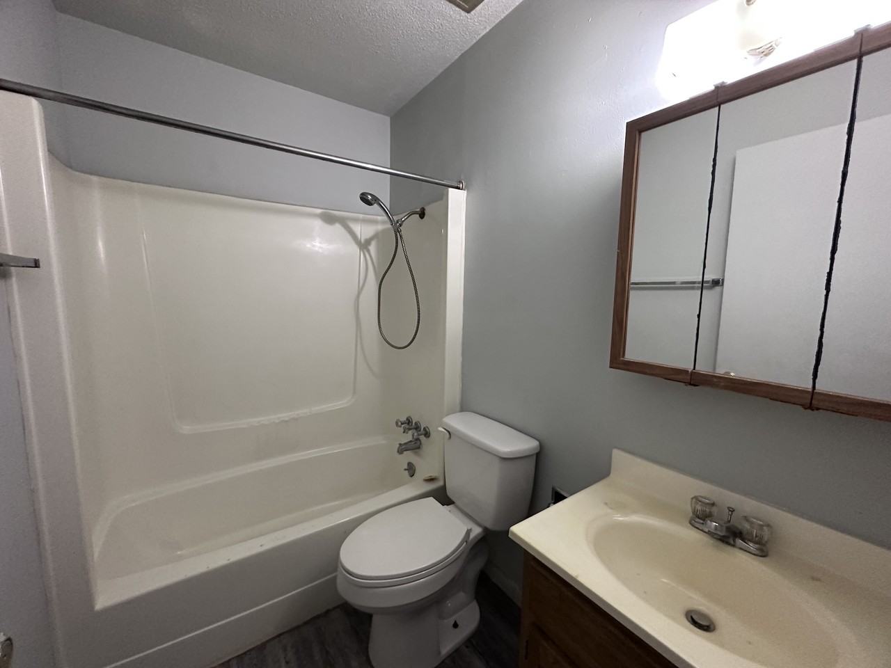 1005 Oak St Apt 9 - Photo 6 of 9