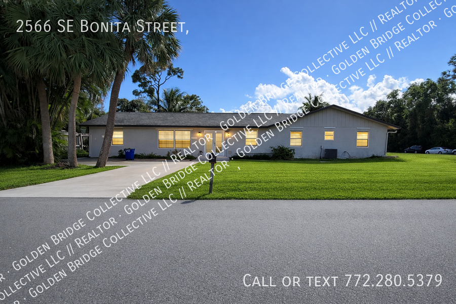 2566 Se Bonita St - Photo 2 of 4
